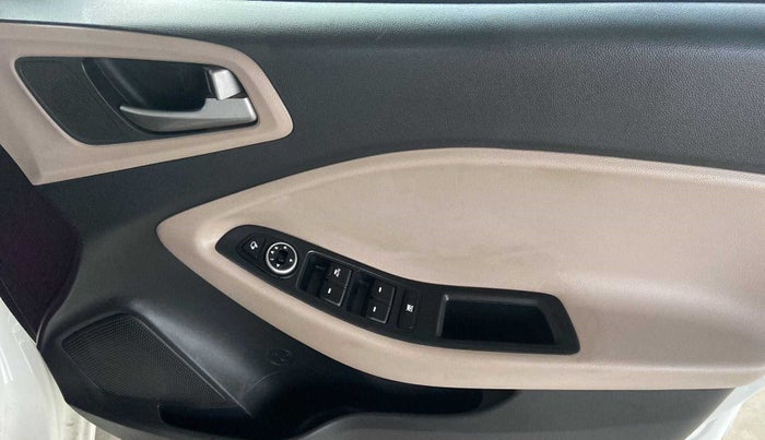 2014 Hyundai Elite i20 SPORTZ 1.2 (O), Petrol, Manual, 91,801 km, Driver Side Door Panels Control