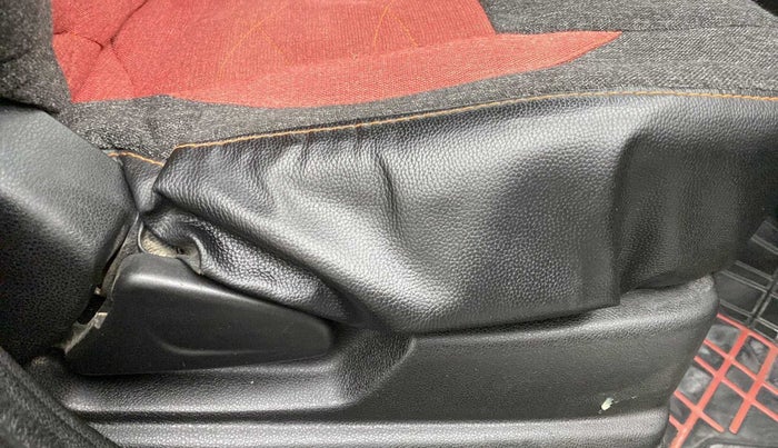 2018 Renault Kwid RXT 0.8 (O), Petrol, Manual, 56,973 km, Driver Side Adjustment Panel