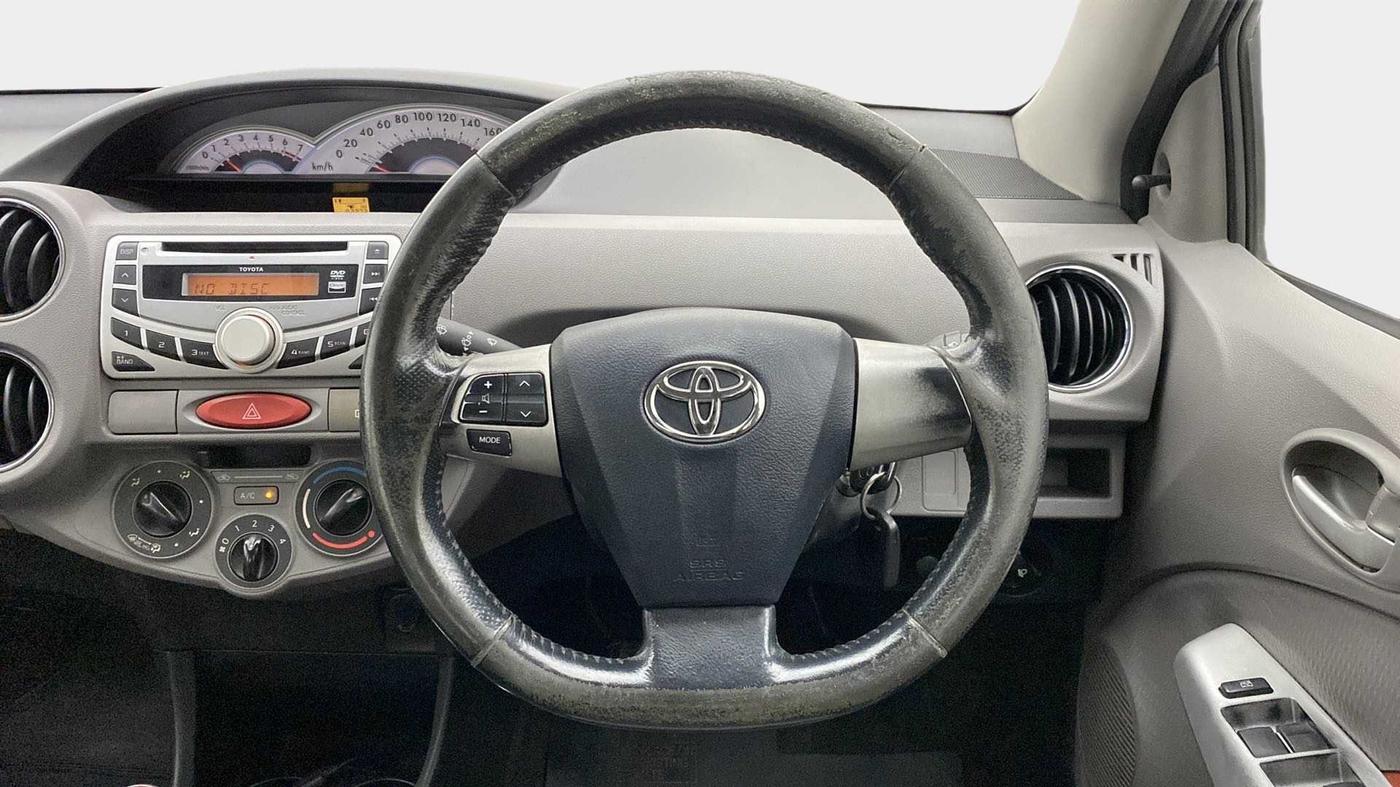2011 Toyota Etios VX, Petrol, Manual, 92,271 km, Steering Wheel Close Up