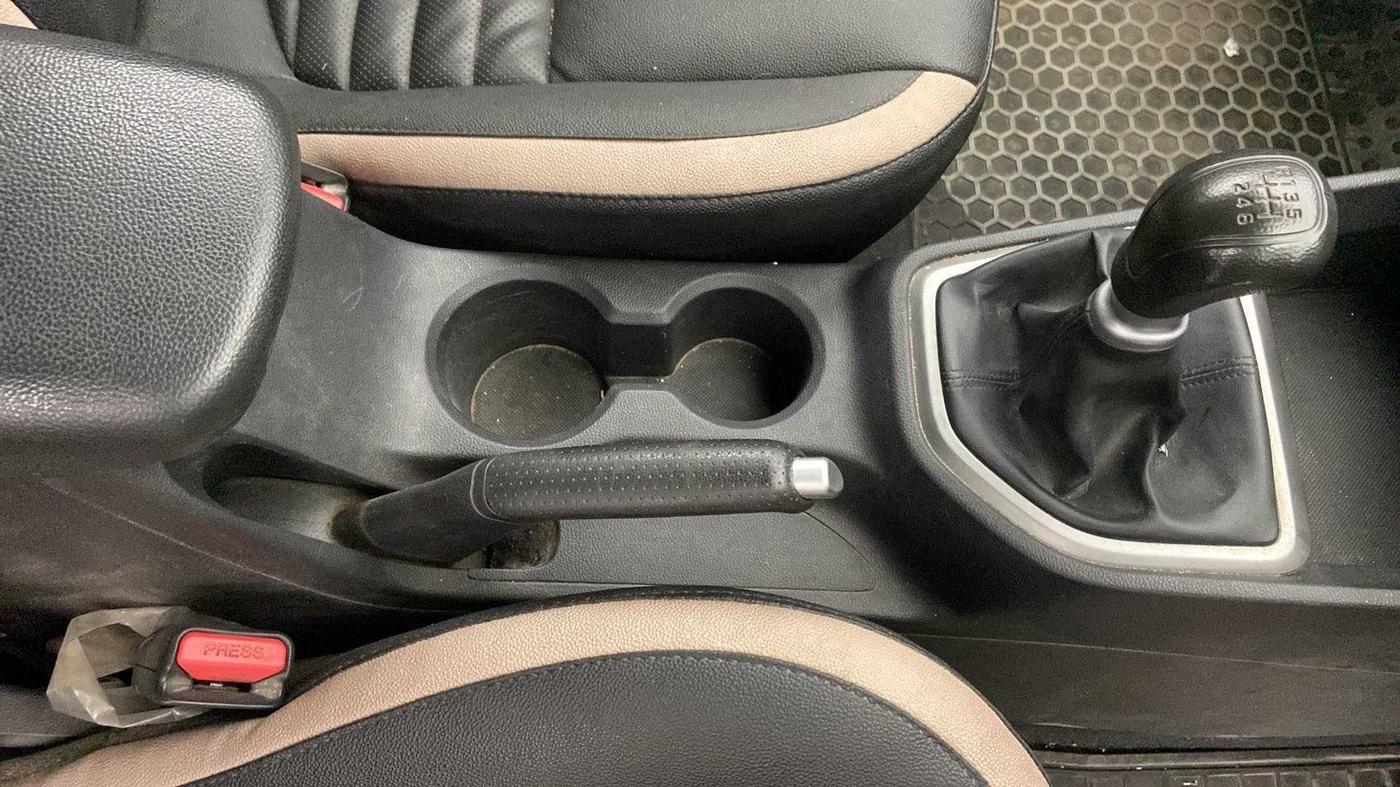 2017 Hyundai Creta E PLUS 1.6 PETROL, Petrol, Manual, 60,310 km, Gear Lever
