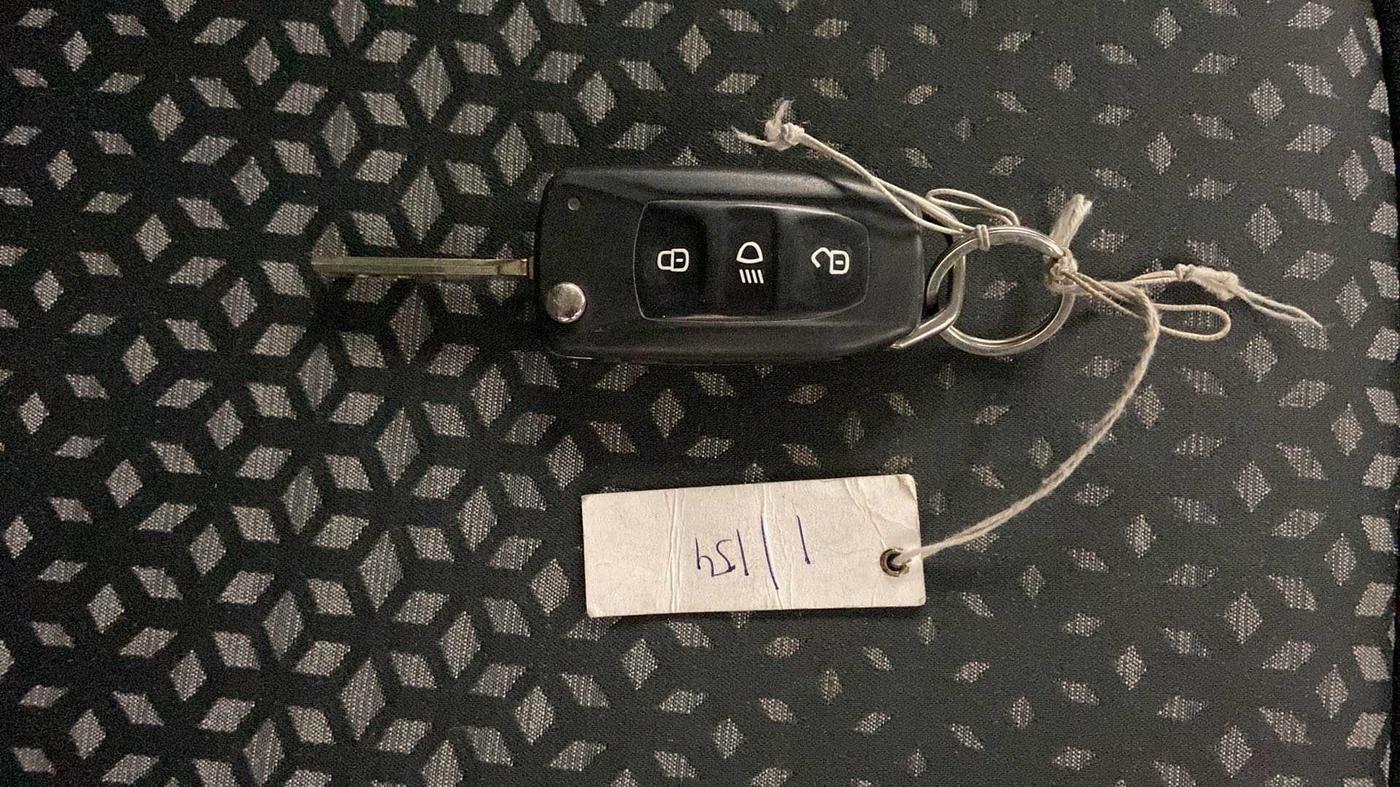 2018 Tata NEXON XM PETROL, Petrol, Manual, 41,524 km, Key Close Up
