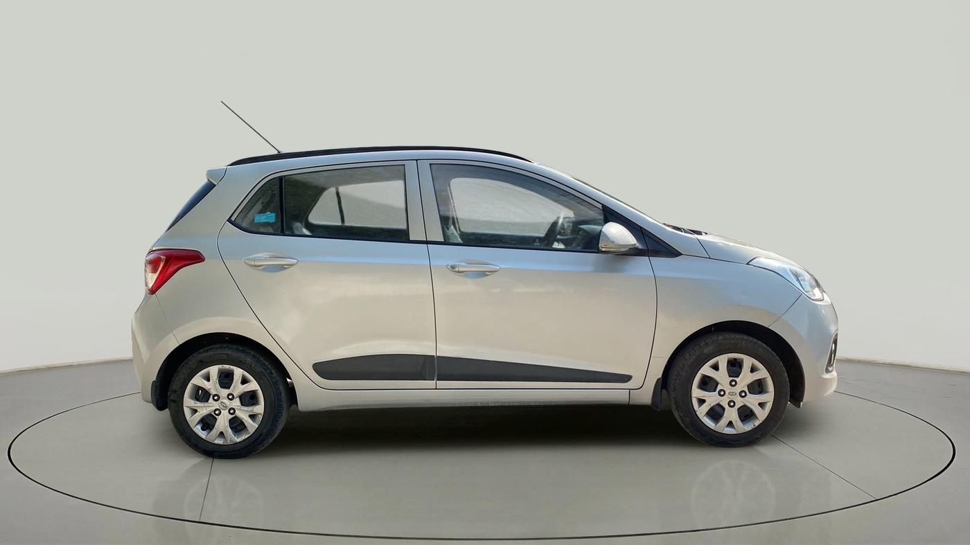2015 Hyundai Grand i10 SPORTZ 1.2 KAPPA VTVT, Petrol, Manual, 90,575 km, Right Side View
