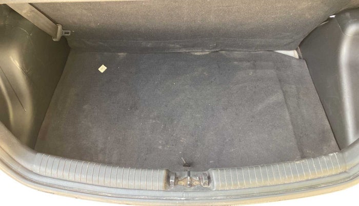 2015 Hyundai Grand i10 SPORTZ 1.2 KAPPA VTVT, Petrol, Manual, 90,575 km, Boot Inside