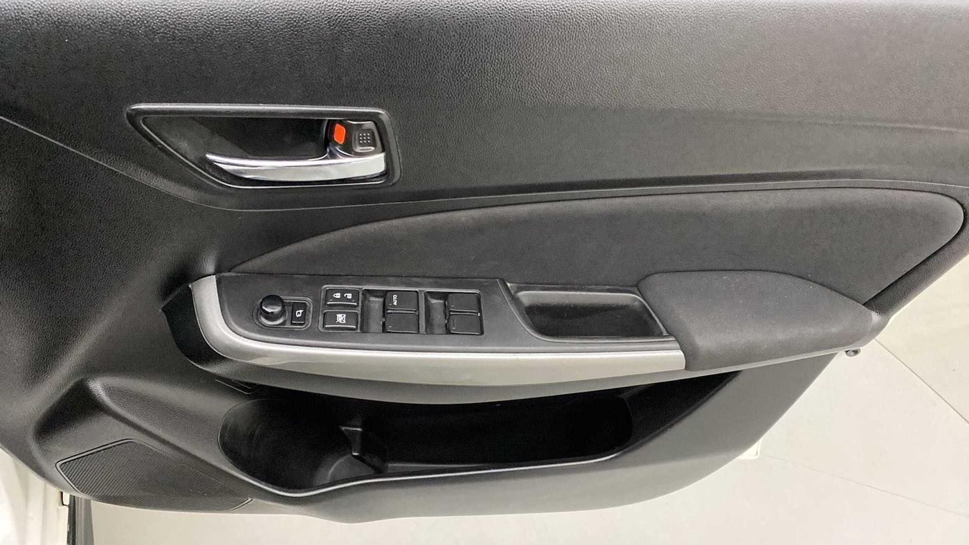 2018 Maruti Swift ZXI AMT, Petrol, Automatic, 54,397 km, Driver Side Door Panels Control