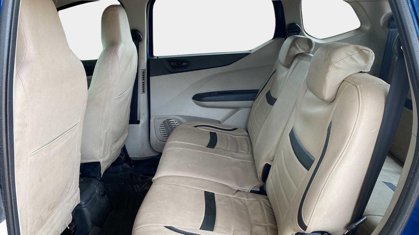 2019 Renault TRIBER RXT, Petrol, Manual, 32,469 km, Right Side Rear Door Cabin