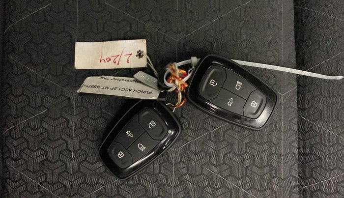 2023 Tata PUNCH ACCOMPLISHED MT, Petrol, Manual, 2,246 km, Key Close Up