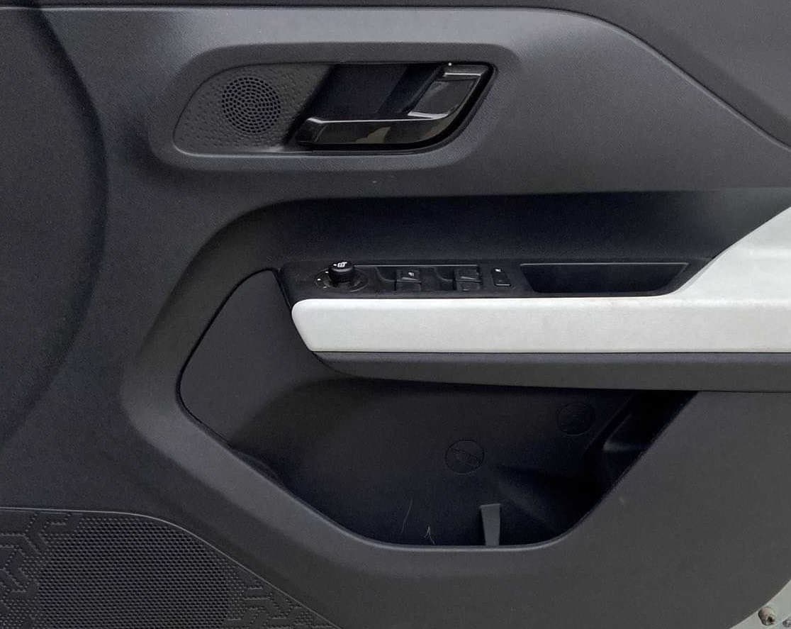 2023 Tata PUNCH ACCOMPLISHED MT, Petrol, Manual, 2,246 km, Driver Side Door Panels Control