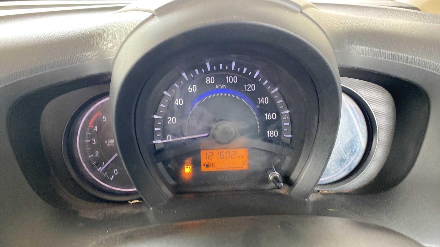 2014 Honda Amaze 1.5L I-DTEC SX, Diesel, Manual, 1,21,568 km, Odometer Image