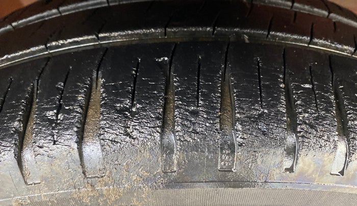 2016 Maruti Wagon R 1.0 VXI, Petrol, Manual, 57,451 km, Right Front Tyre Tread