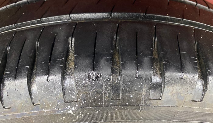 2016 Maruti Wagon R 1.0 VXI, Petrol, Manual, 57,451 km, Right Rear Tyre Tread