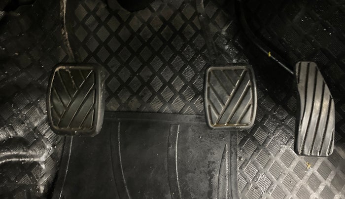 2016 Maruti Wagon R 1.0 VXI, Petrol, Manual, 57,451 km, Pedals