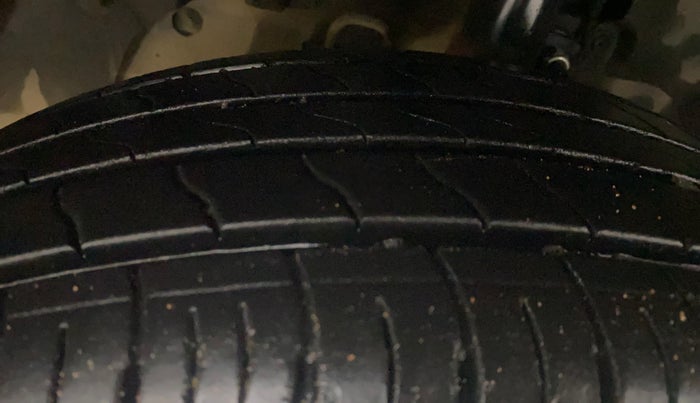 2016 Ford Ecosport TITANIUM 1.5L DIESEL, Diesel, Manual, 88,790 km, Left Front Tyre Tread