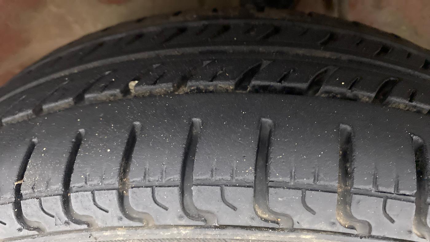 2014 Maruti Alto K10 VXI, Petrol, Manual, 53,815 km, Left Front Tyre Tread