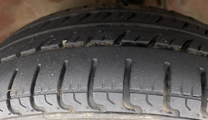 2014 Maruti Alto K10 VXI, Petrol, Manual, 53,815 km, Left Front Tyre Tread
