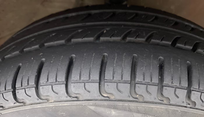 2014 Maruti Alto K10 VXI, Petrol, Manual, 53,815 km, Right Front Tyre Tread