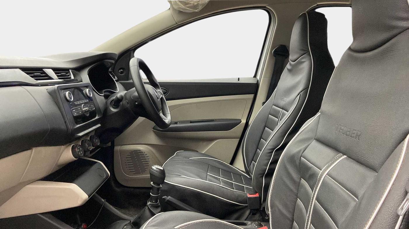 2020 Renault TRIBER RXL MT, Petrol, Manual, 17,893 km, Right Side Front Door Cabin
