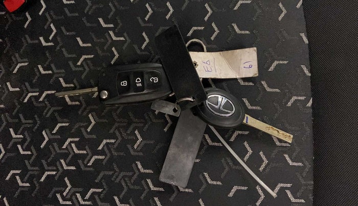 2020 Tata Tiago XT PETROL, Petrol, Manual, 18,010 km, Key Close Up