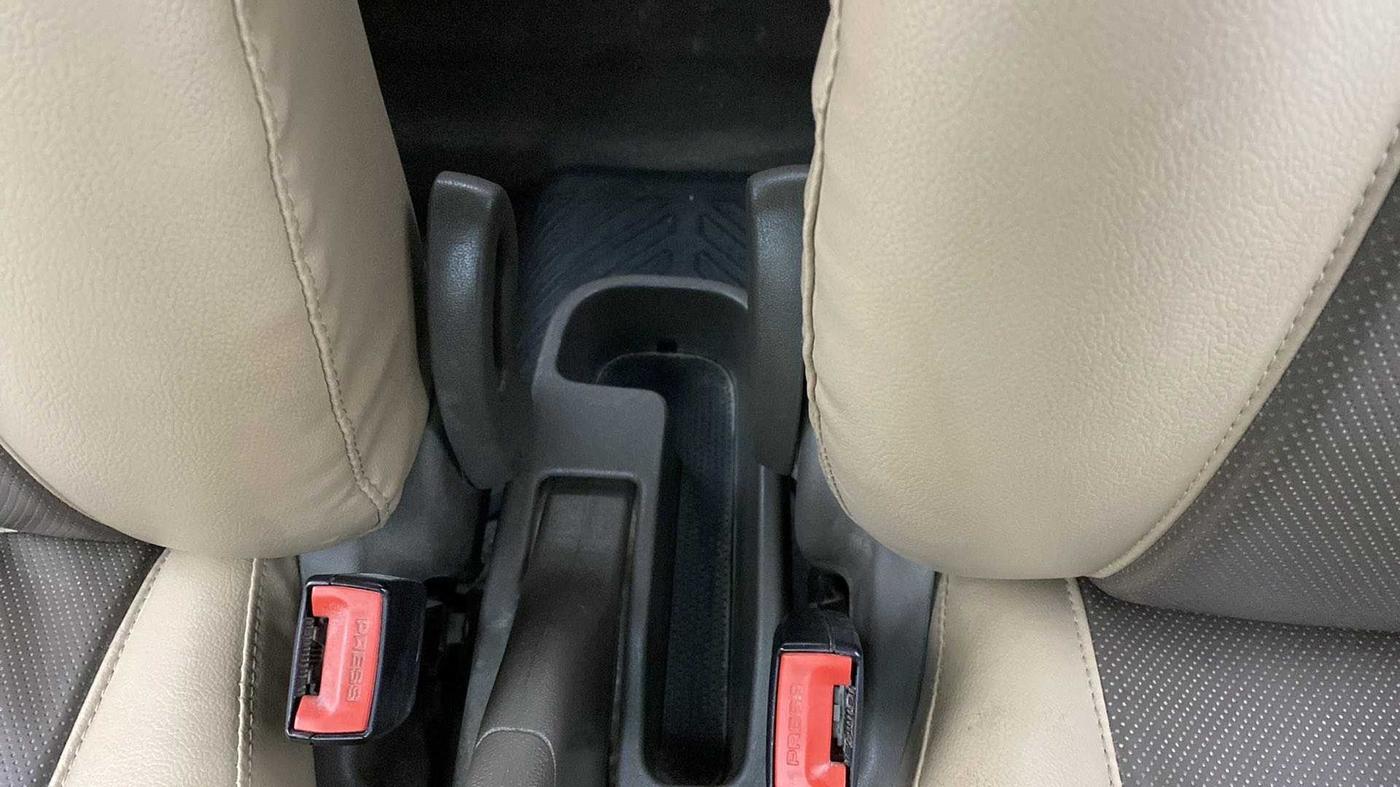2014 Hyundai i10 SPORTZ 1.1, Petrol, Manual, 82,502 km, Driver Side Adjustment Panel