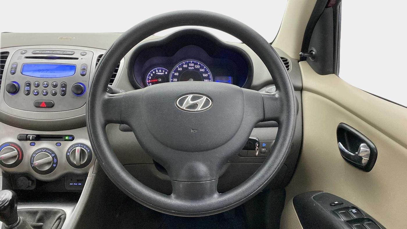 2014 Hyundai i10 SPORTZ 1.1, Petrol, Manual, 82,502 km, Steering Wheel Close Up