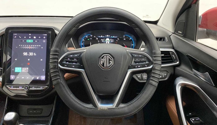 2020 MG HECTOR PLUS SHARP 2.0 DIESEL TURBO MT 6-STR DUAL TONE, Diesel, Manual, 12,098 km, Steering Wheel Close Up