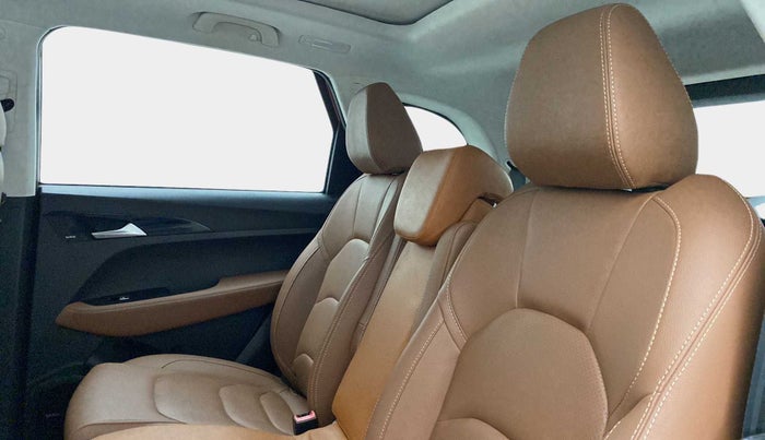 2020 MG HECTOR PLUS SHARP 2.0 DIESEL TURBO MT 6-STR DUAL TONE, Diesel, Manual, 12,098 km, Right Side Rear Door Cabin