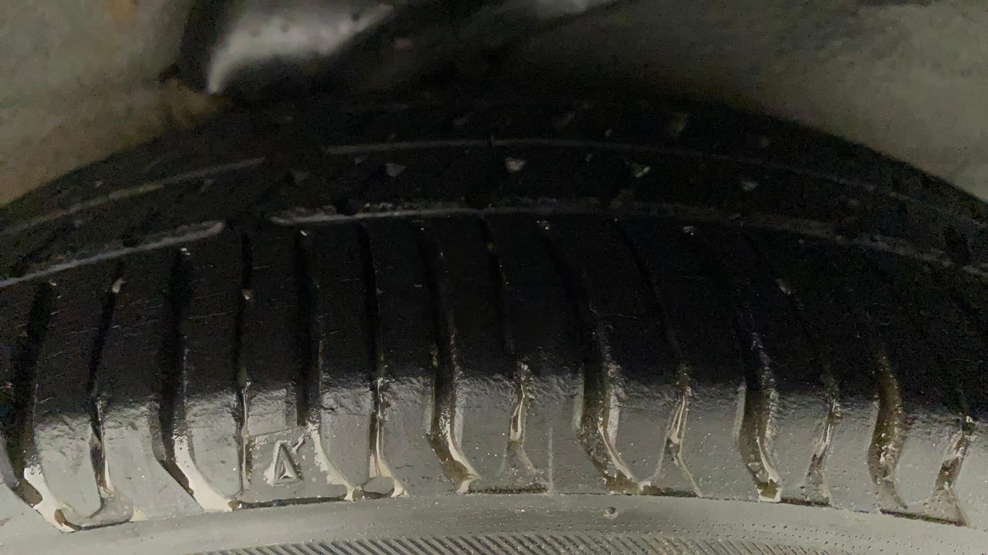 2012 Hyundai i10 SPORTZ 1.2 AT, Petrol, Automatic, 49,372 km, Left Rear Tyre Tread