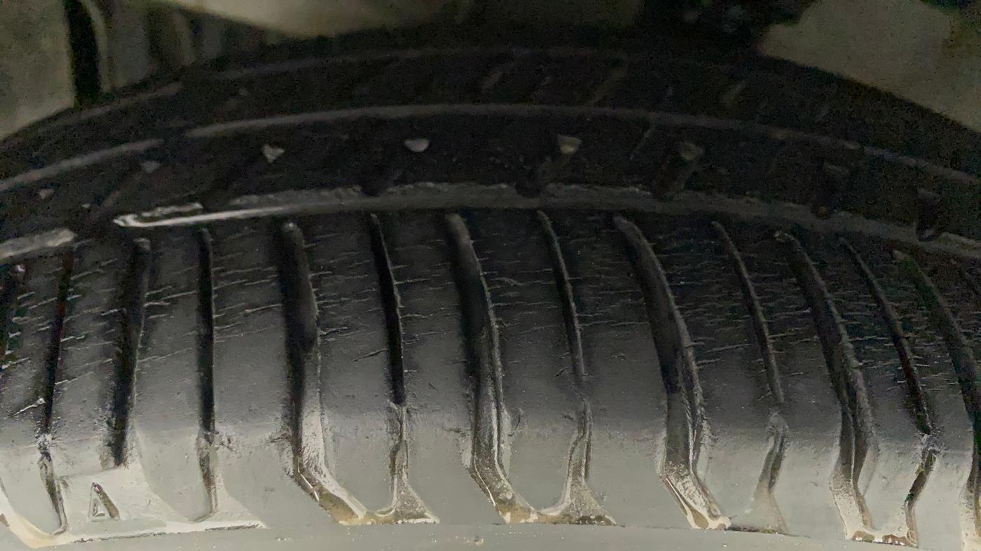 2012 Hyundai i10 SPORTZ 1.2 AT, Petrol, Automatic, 49,372 km, Left Front Tyre Tread