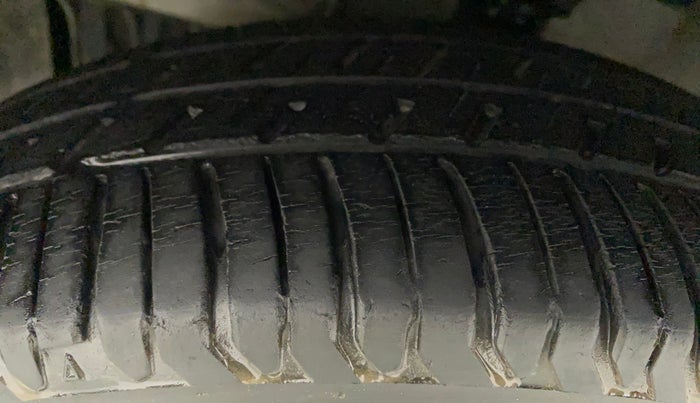 2012 Hyundai i10 SPORTZ 1.2 AT, Petrol, Automatic, 49,372 km, Left Front Tyre Tread