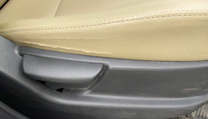 2018 Hyundai Eon ERA +, Petrol, Manual, 39,079 km, Driver Side Adjustment Panel