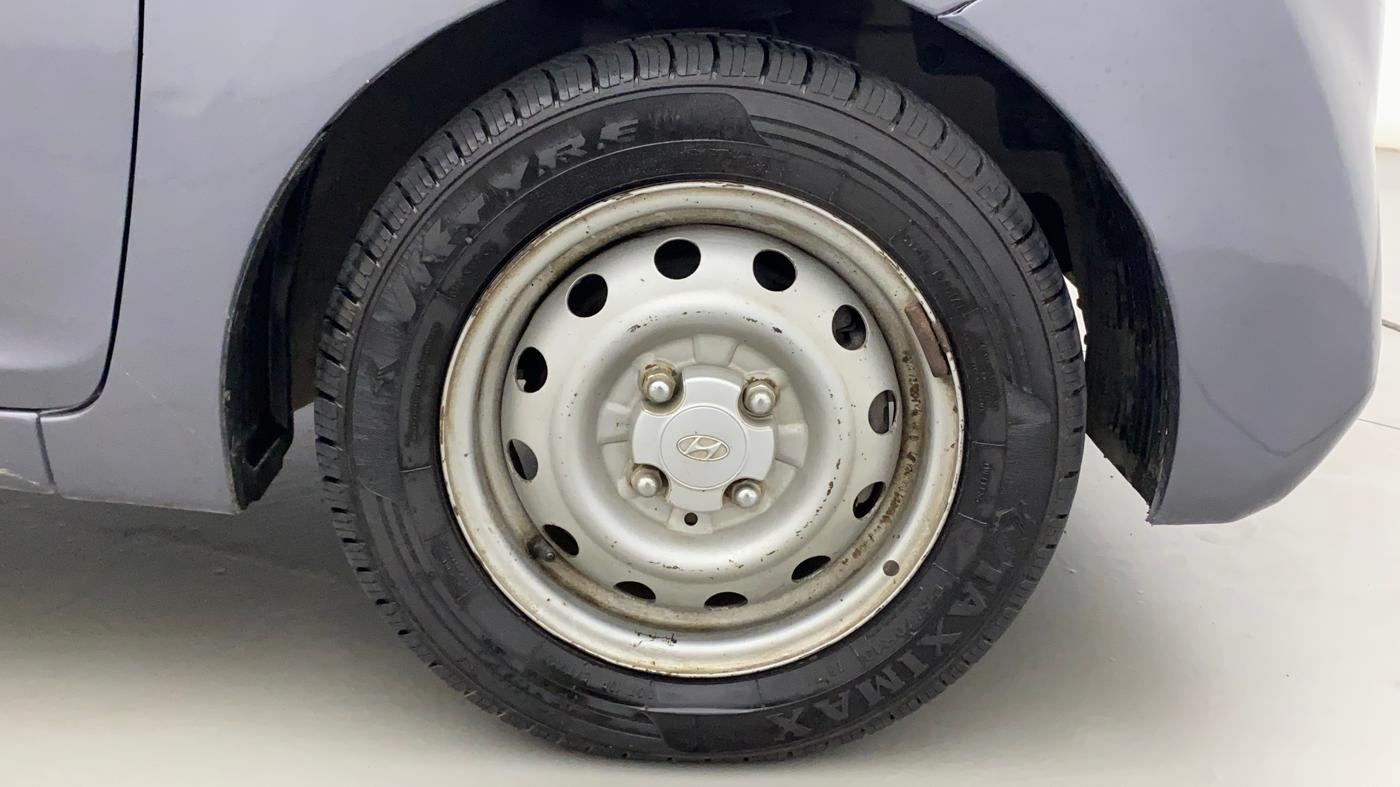 2018 Hyundai Eon ERA +, Petrol, Manual, 39,079 km, Right Front Wheel
