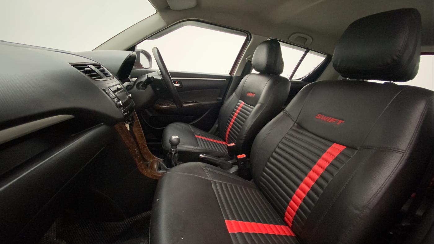 2017 Maruti Swift VXI, Petrol, Manual, 85,783 km, Right Side Front Door Cabin