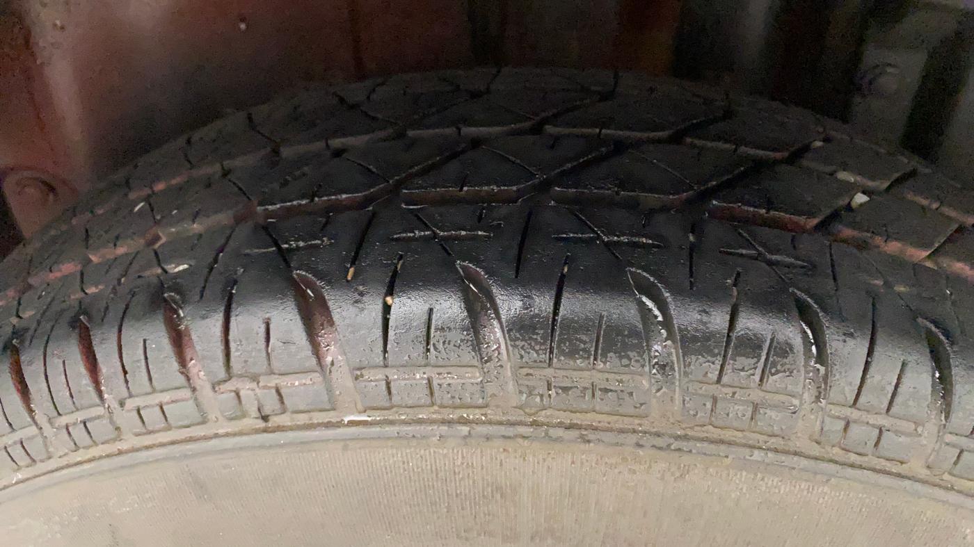 2017 Maruti Swift VXI, Petrol, Manual, 85,783 km, Left Rear Tyre Tread