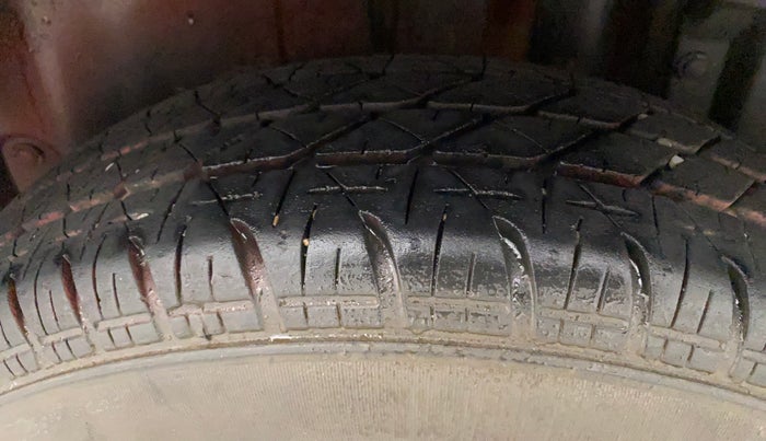 2017 Maruti Swift VXI, Petrol, Manual, 85,783 km, Left Rear Tyre Tread