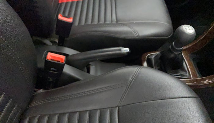 2017 Maruti Swift VXI, Petrol, Manual, 85,783 km, Gear Lever