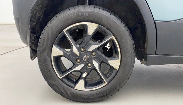 2021 Tata PUNCH CREATIVE AMT 1.2 RTN DUAL TONE, Petrol, Automatic, 17,850 km, Right Rear Wheel