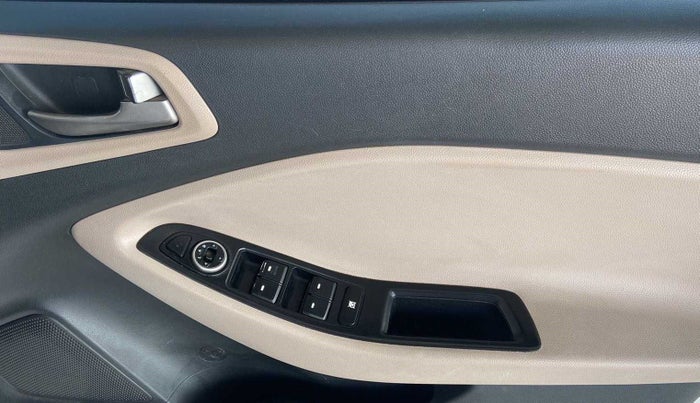 2015 Hyundai Elite i20 SPORTZ 1.2, Petrol, Manual, 82,547 km, Driver Side Door Panels Control