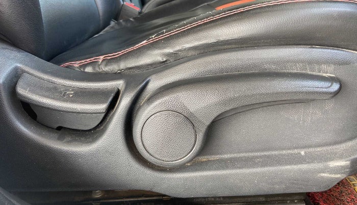 2015 Hyundai Elite i20 SPORTZ 1.2, Petrol, Manual, 82,547 km, Driver Side Adjustment Panel