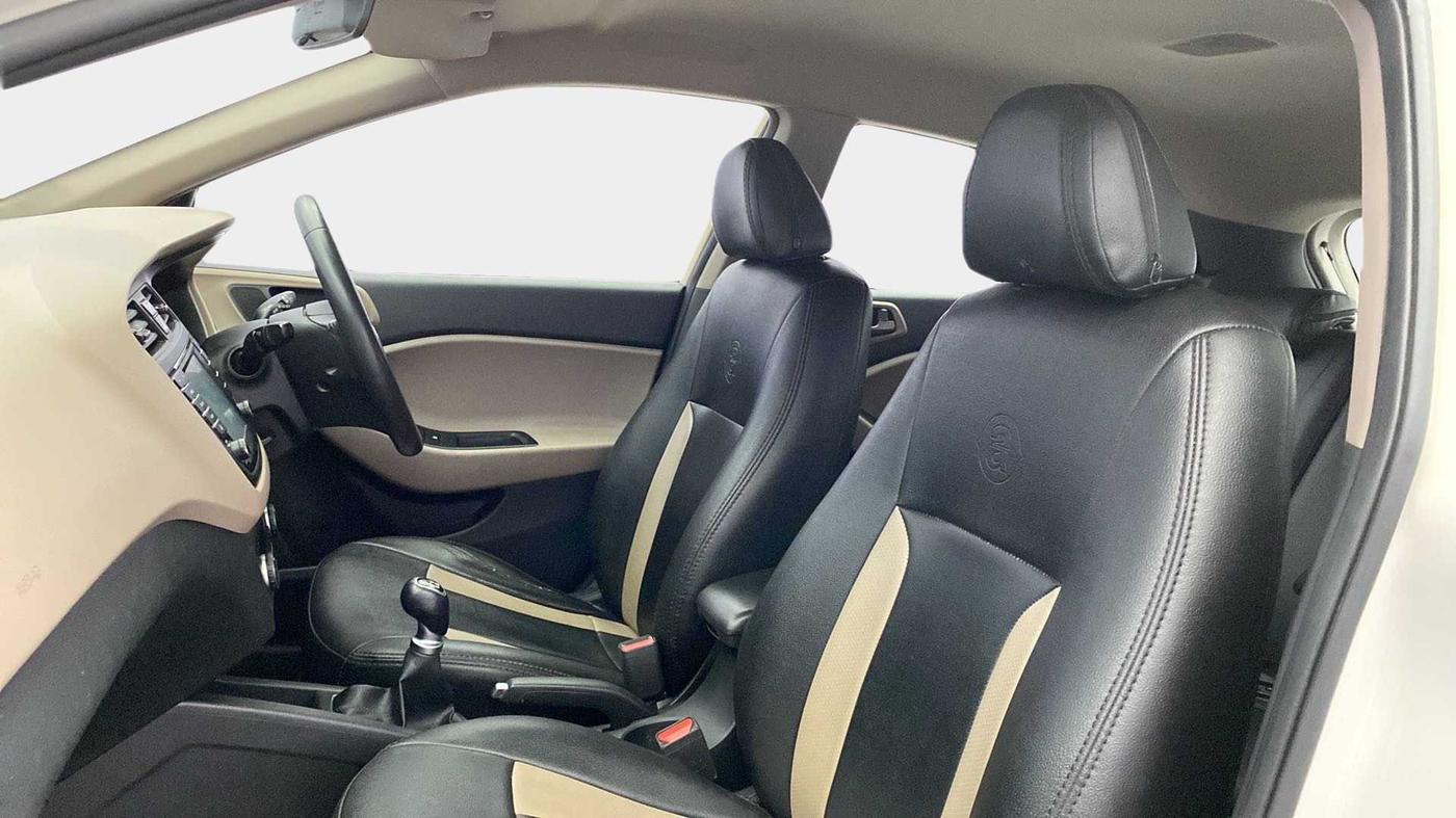2016 Hyundai Elite i20 ASTA 1.2 (O), Petrol, Manual, 88,744 km, Right Side Front Door Cabin