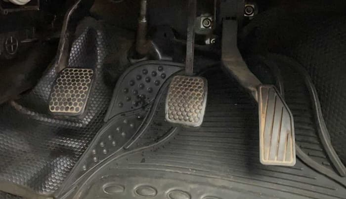 2015 Maruti Alto K10 VXI, Petrol, Manual, 84,362 km, Pedals