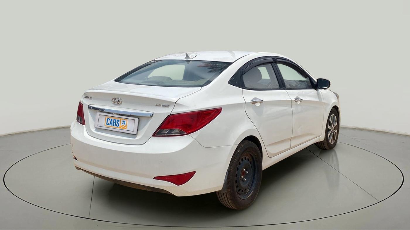 2018 Hyundai Verna 1.6 CRDI SX, Diesel, Manual, 1,18,019 km, Right Back Diagonal