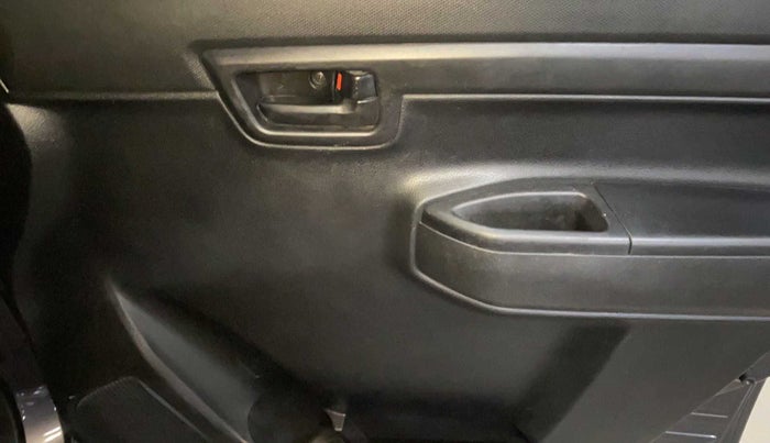 2020 Maruti S PRESSO VXI+, Petrol, Manual, 27,416 km, Driver Side Door Panels Control
