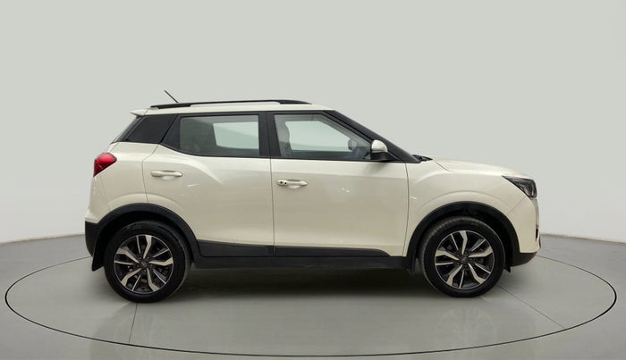 2022 Mahindra XUV300 W8 (O) 1.2 PETROL AMT, Petrol, Automatic, 13,497 km, Right Side View