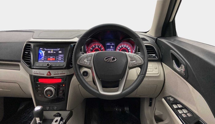 2022 Mahindra XUV300 W8 (O) 1.2 PETROL AMT, Petrol, Automatic, 13,497 km, Steering Wheel Close Up