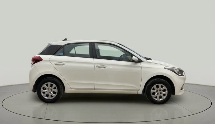 2017 Hyundai Elite i20 SPORTZ 1.2, Petrol, Manual, 32,045 km, Right Side View