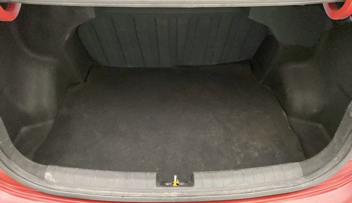 2014 Hyundai Xcent SX AT 1.2 (O), Petrol, Automatic, 96,431 km, Boot Inside