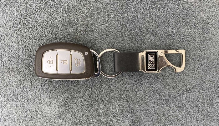 2014 Hyundai Xcent SX AT 1.2 (O), Petrol, Automatic, 96,431 km, Key Close Up