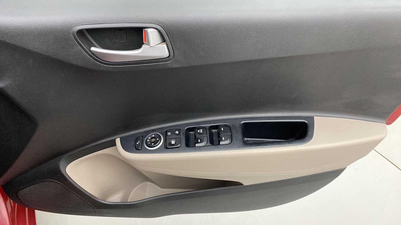 2014 Hyundai Xcent SX AT 1.2 (O), Petrol, Automatic, 96,431 km, Driver Side Door Panels Control