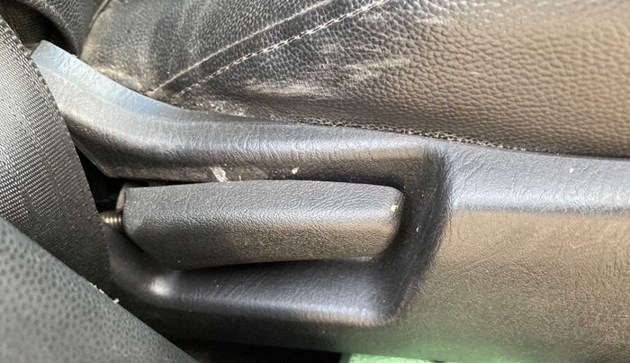 2021 Maruti Alto LXI CNG, CNG, Manual, 30,786 km, Driver Side Adjustment Panel