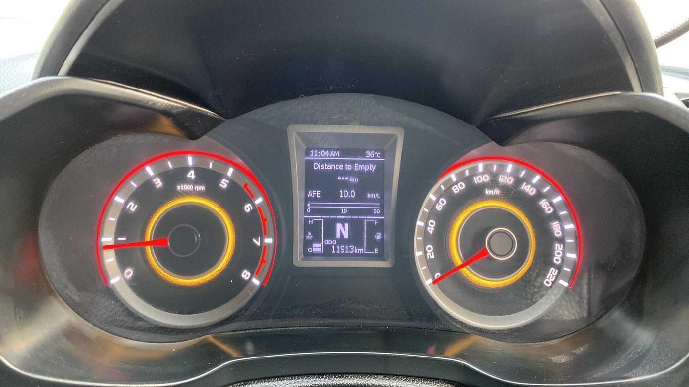 2022 Mahindra XUV300 W8 (O) 1.2 PETROL AMT, Petrol, Automatic, 11,911 km, Odometer Image
