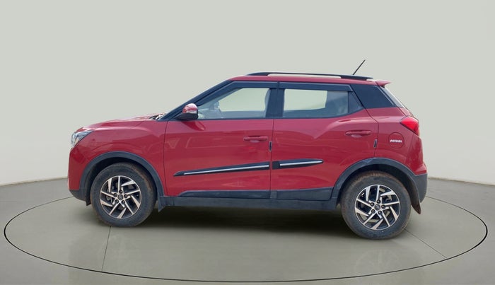 2022 Mahindra XUV300 W8 (O) 1.2 PETROL AMT, Petrol, Automatic, 11,911 km, Left Side